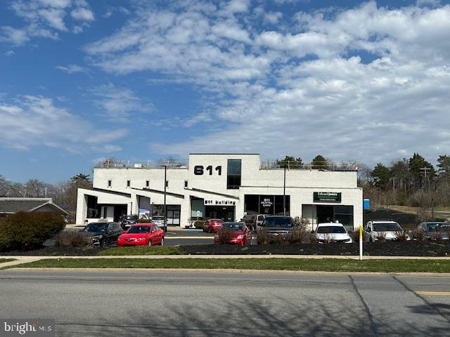 611 UNIVERSITY DRIVE 213