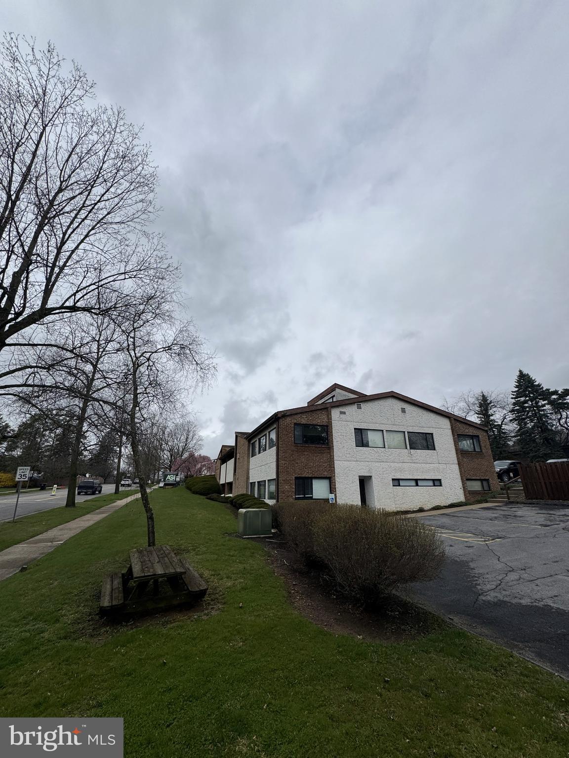 911 UNIVERSITY DRIVE