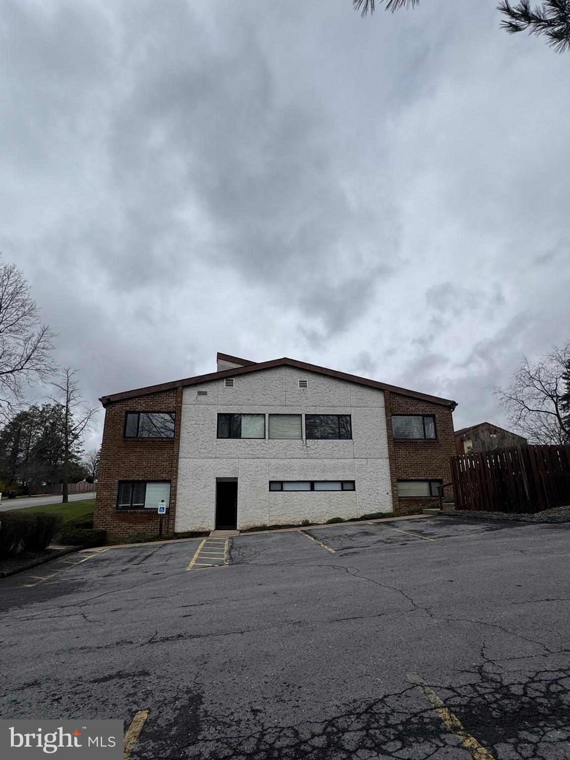 911 UNIVERSITY DRIVE