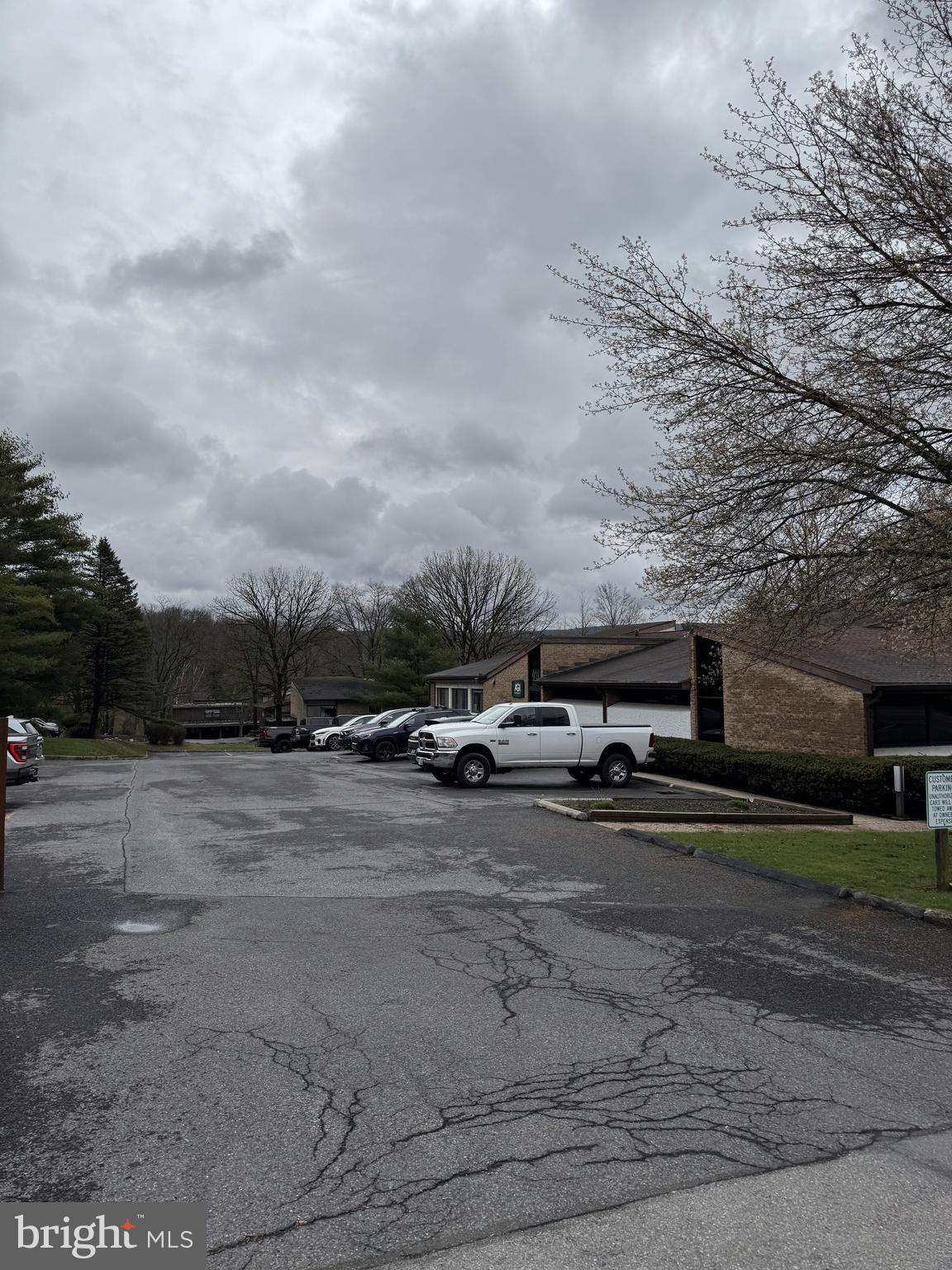 911 UNIVERSITY DRIVE