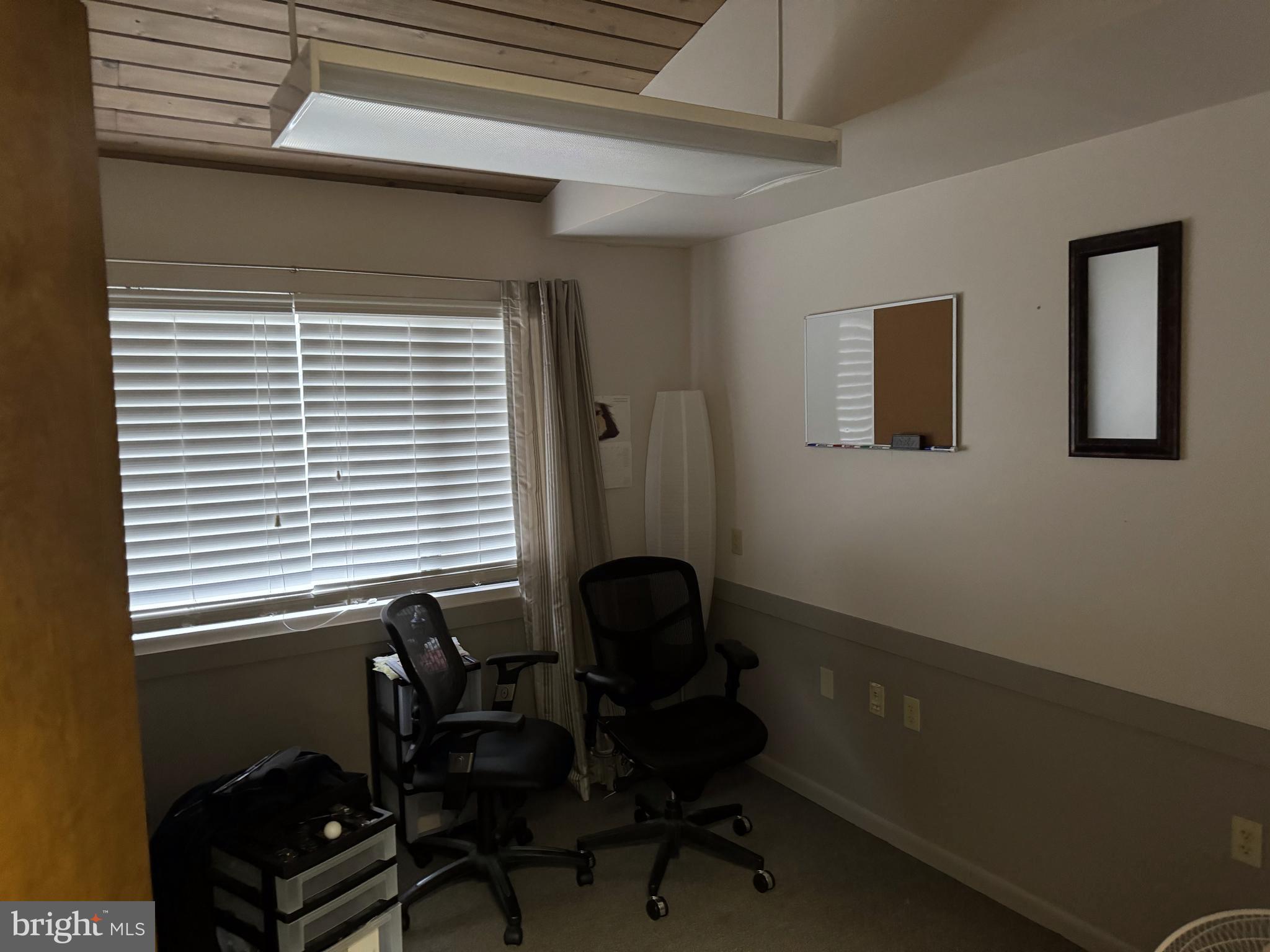 911 UNIVERSITY DRIVE