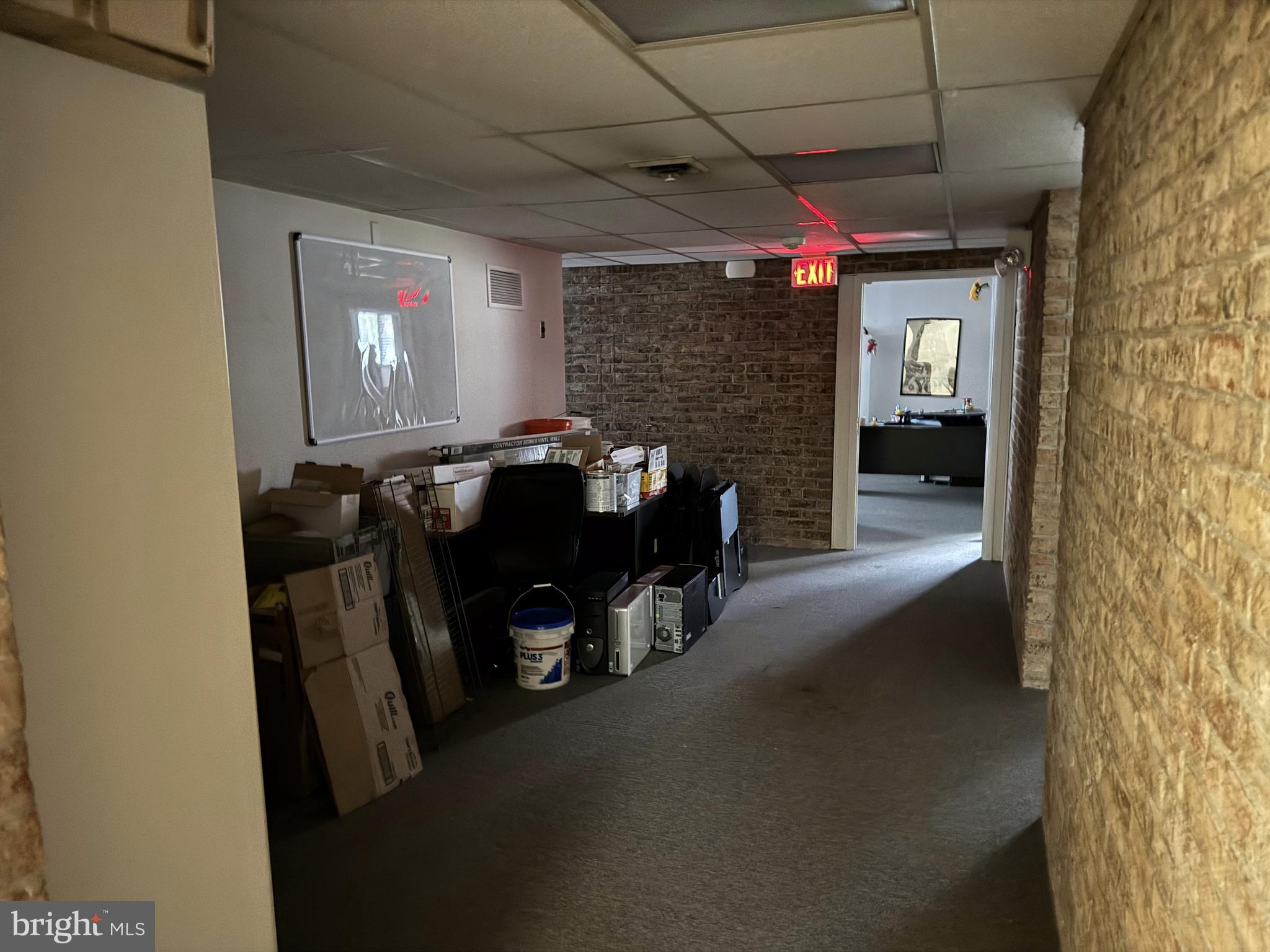 911 UNIVERSITY DRIVE