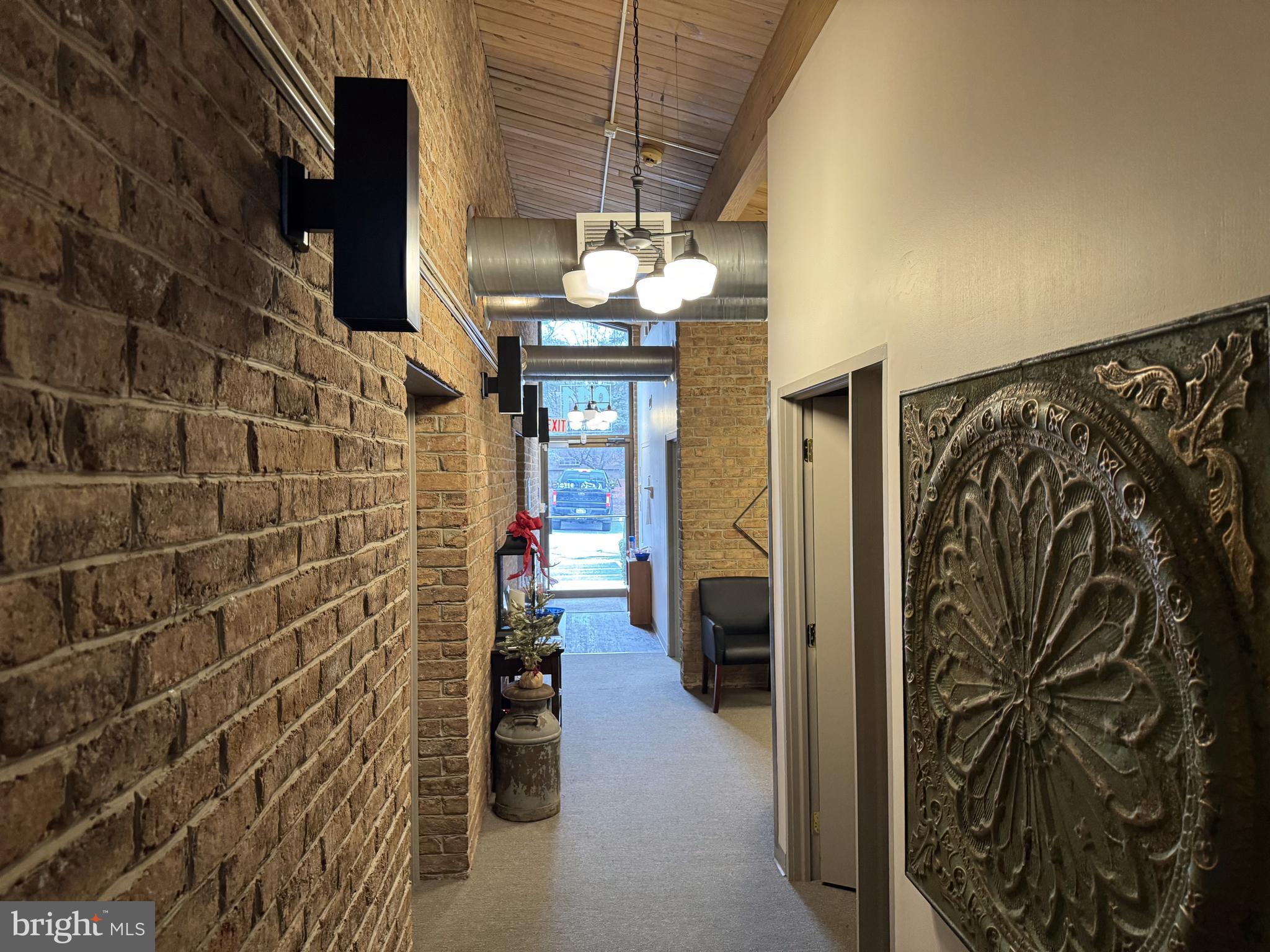 911 UNIVERSITY DRIVE