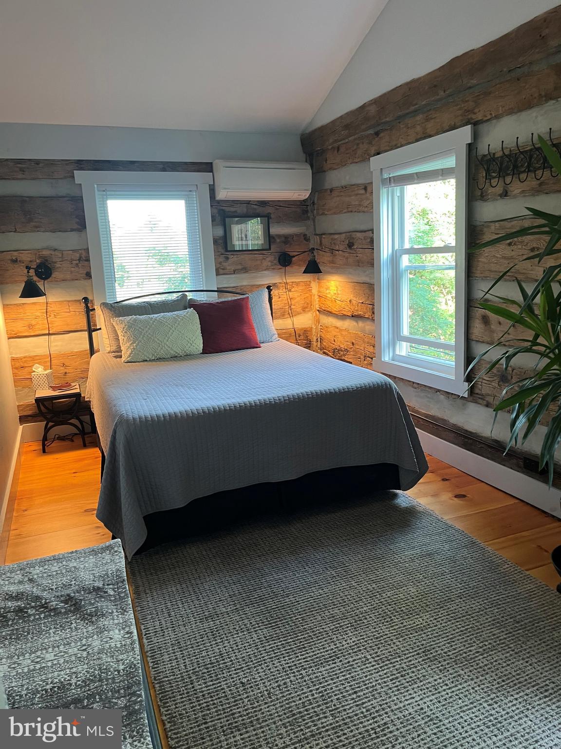 647 E CHESTNUT STREET