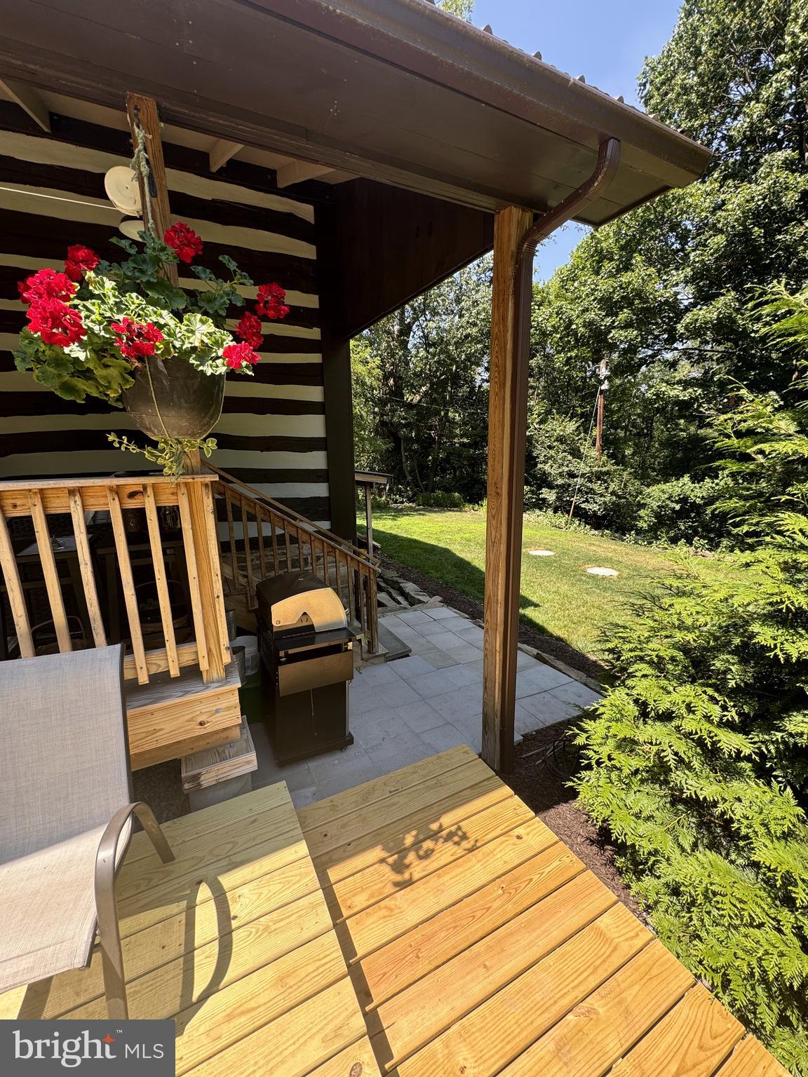 647 E CHESTNUT STREET