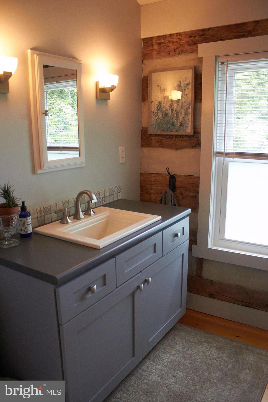 647 E CHESTNUT STREET