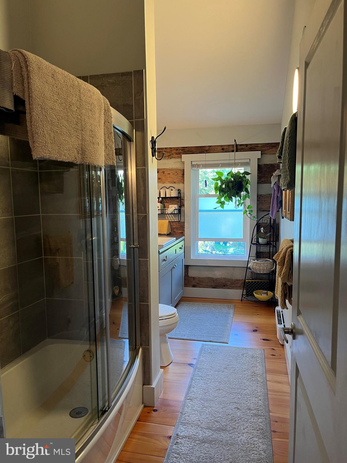 647 E CHESTNUT STREET