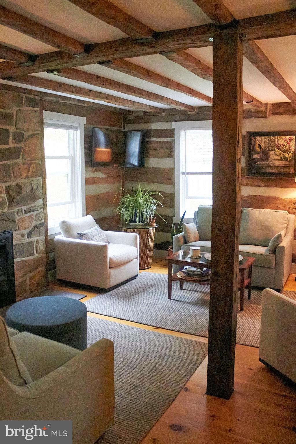 647 E CHESTNUT STREET