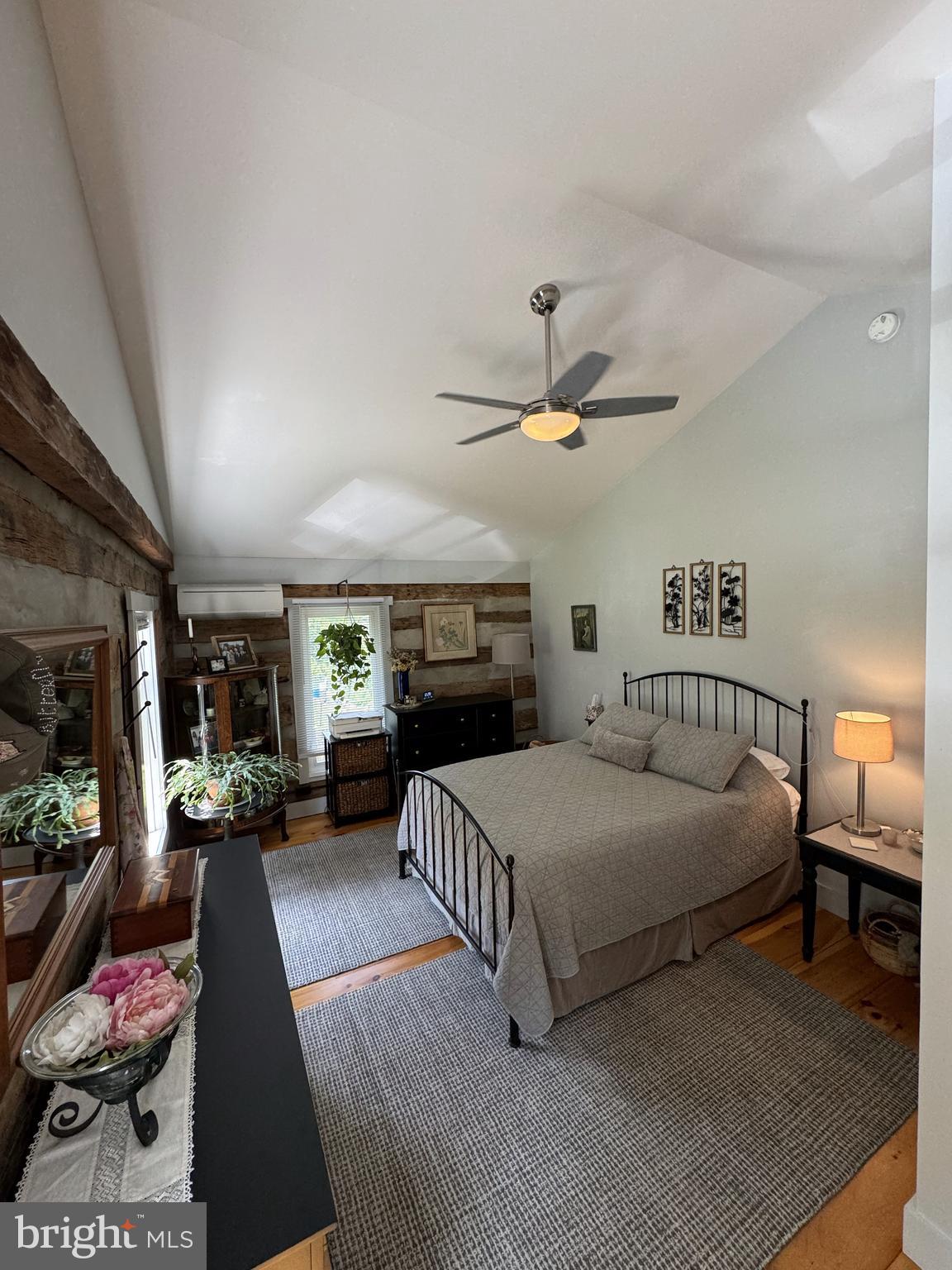 647 E CHESTNUT STREET