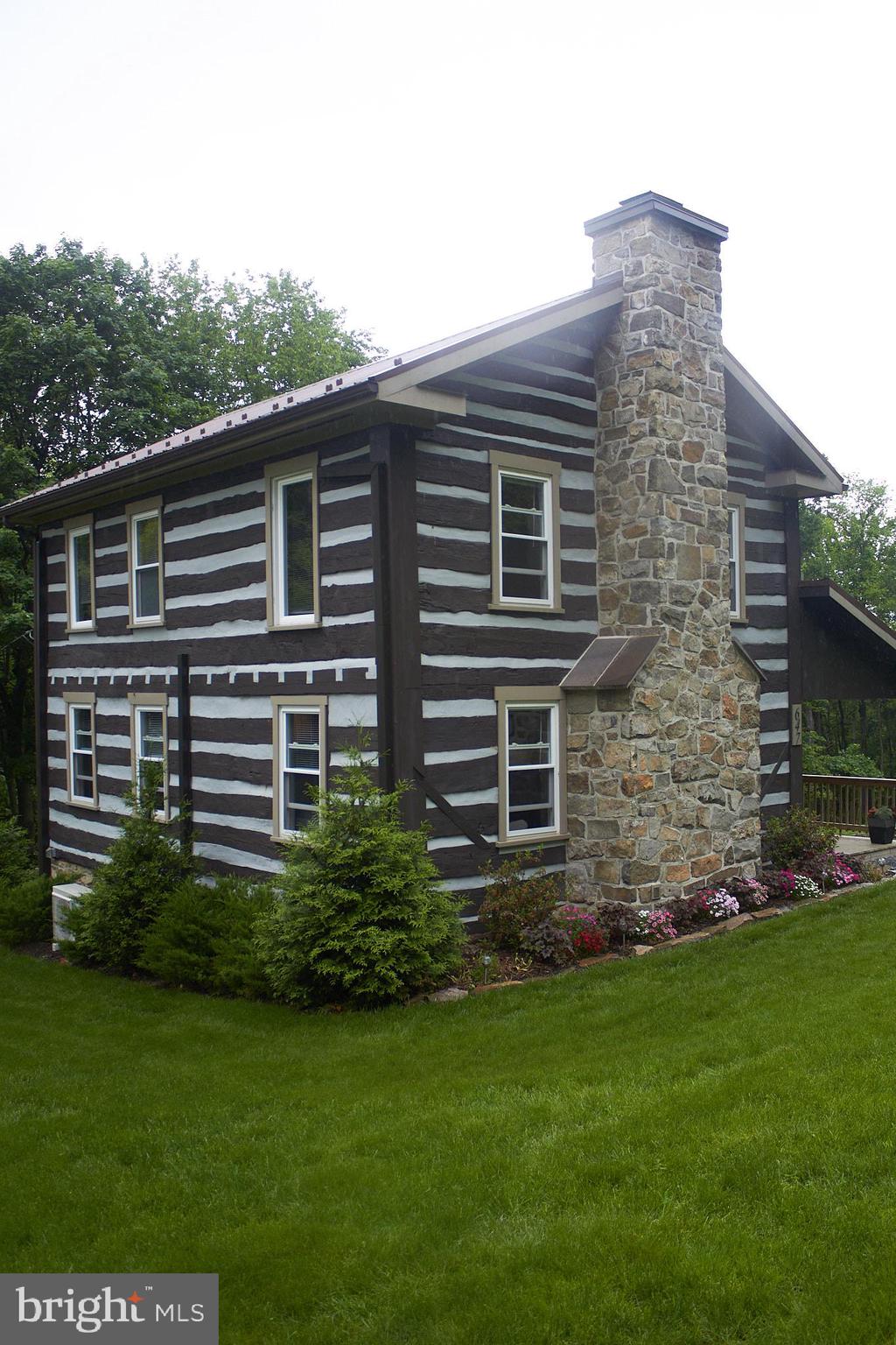 647 E CHESTNUT STREET