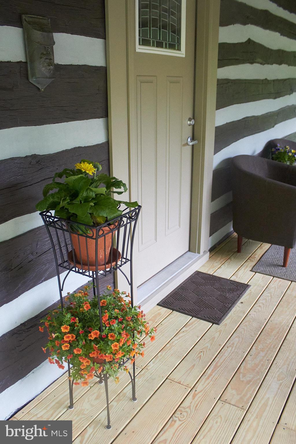 647 E CHESTNUT STREET