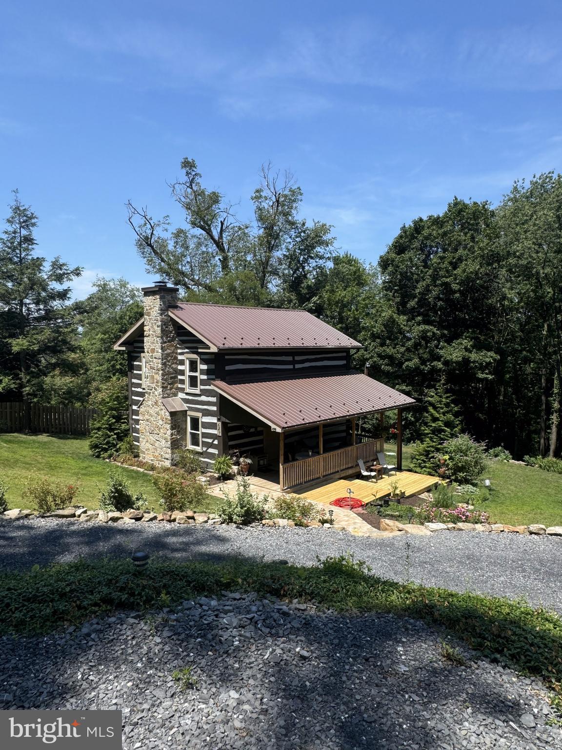 647 E CHESTNUT STREET