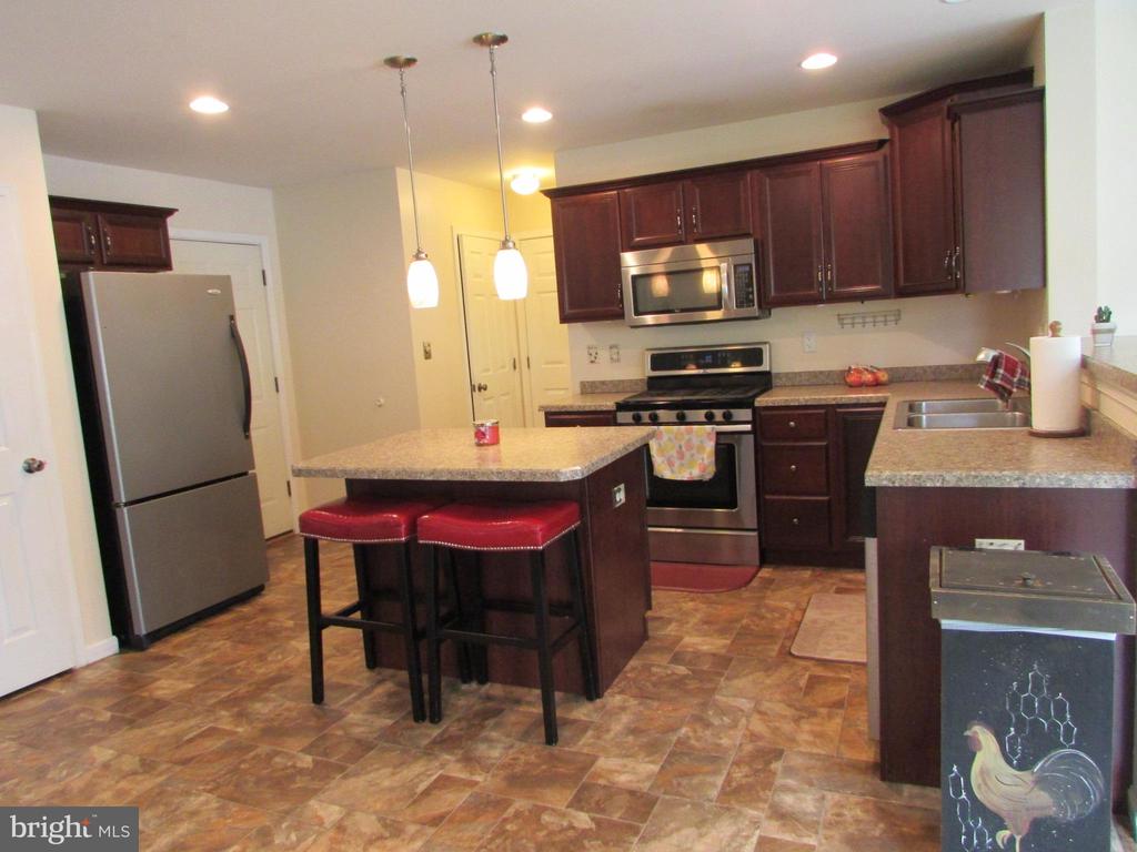 151 FARMINGTON LANE