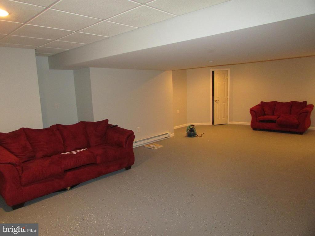 151 FARMINGTON LANE