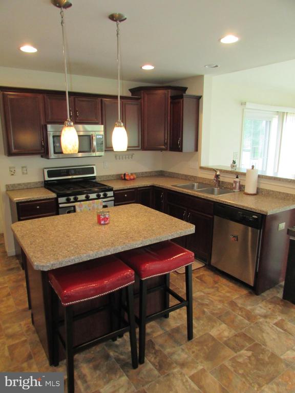 151 FARMINGTON LANE
