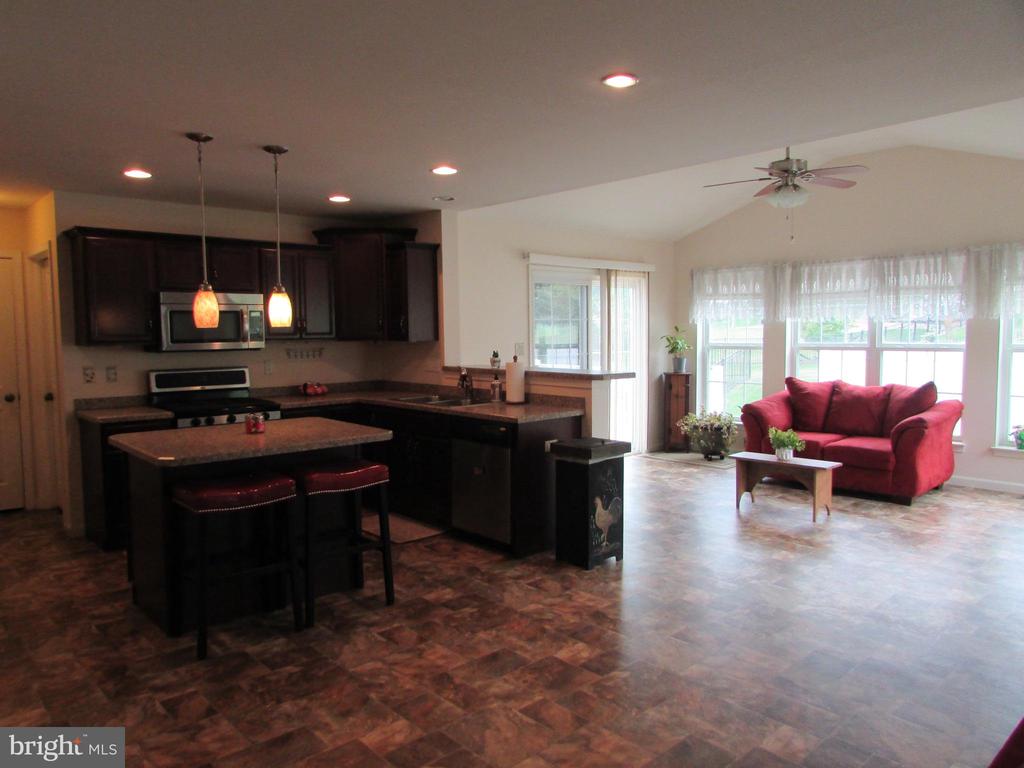 151 FARMINGTON LANE
