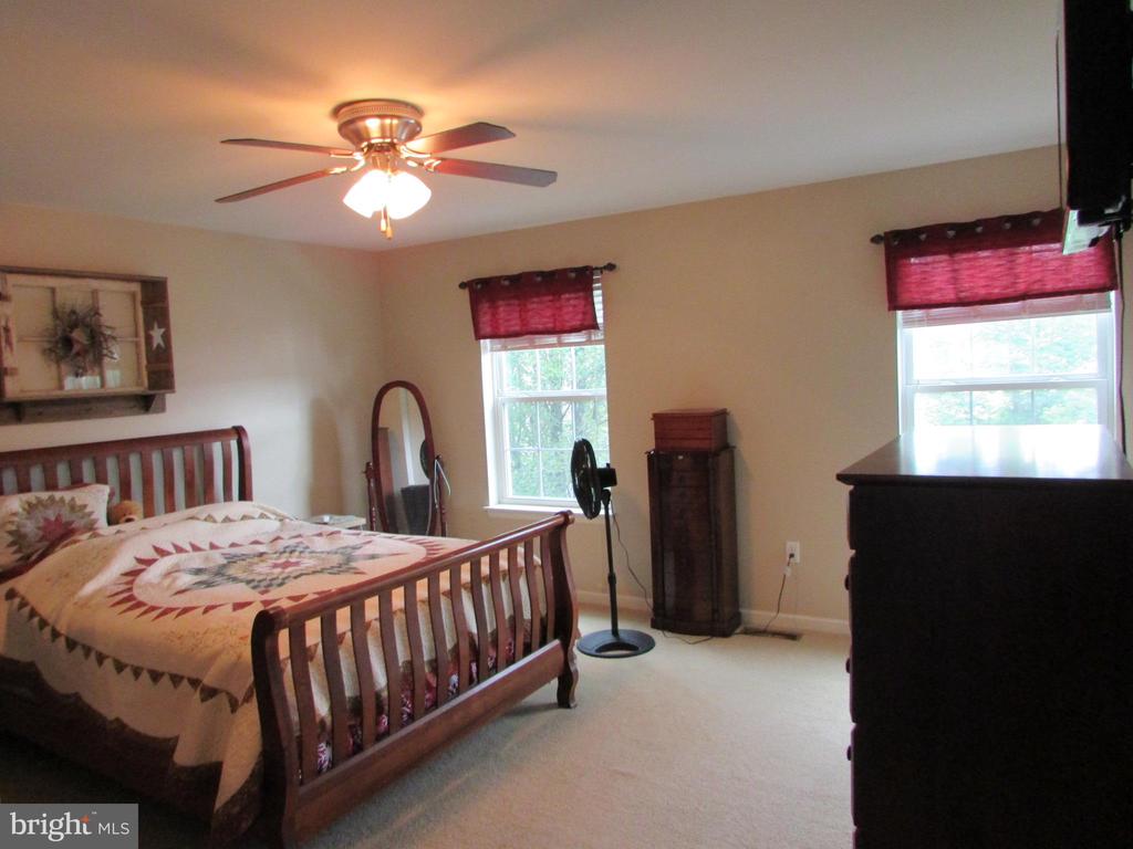 151 FARMINGTON LANE