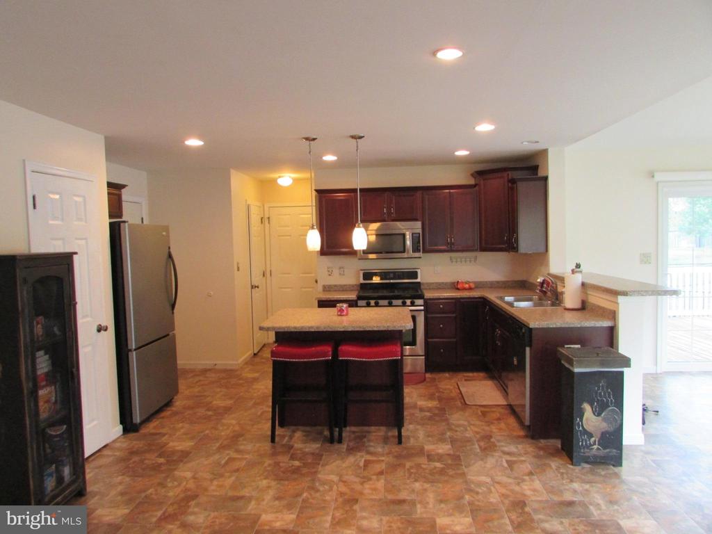 151 FARMINGTON LANE