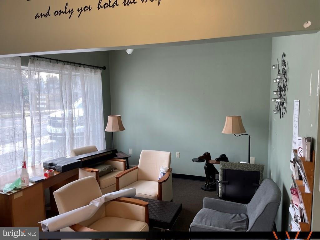 1107 W COLLEGE AVENUE