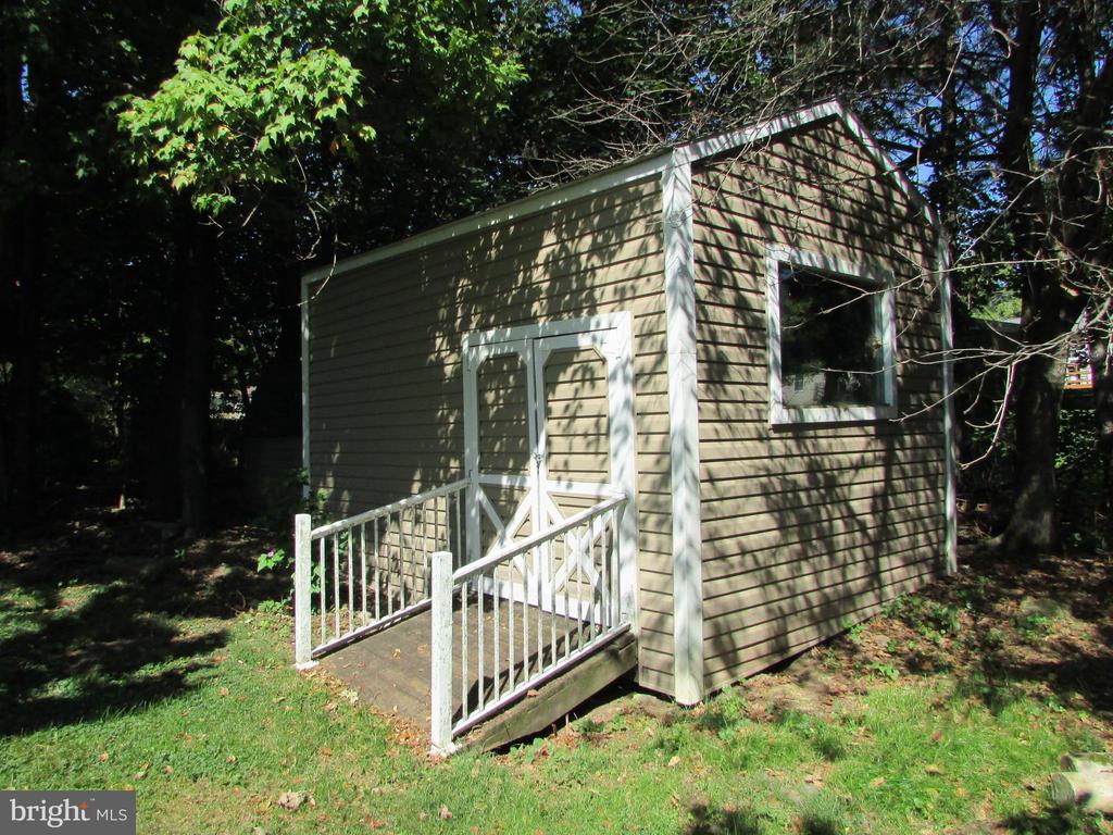 329 KIMPORT AVENUE