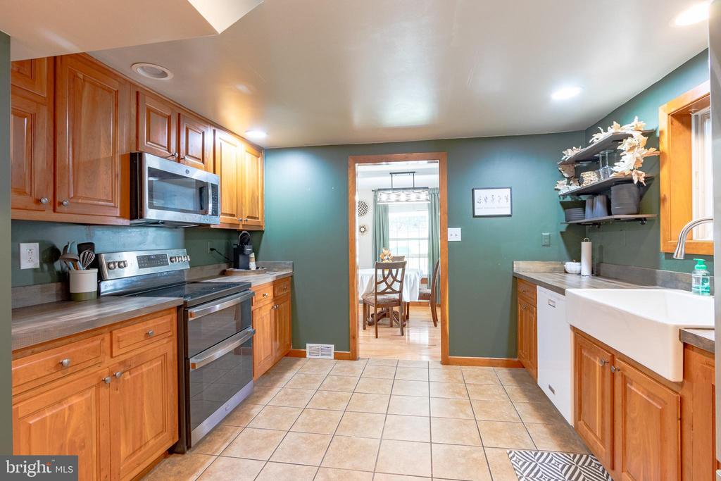 502 E PLANK ROAD