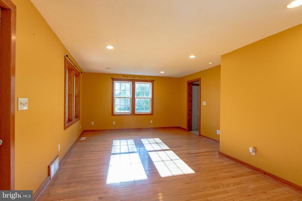 502 E PLANK ROAD