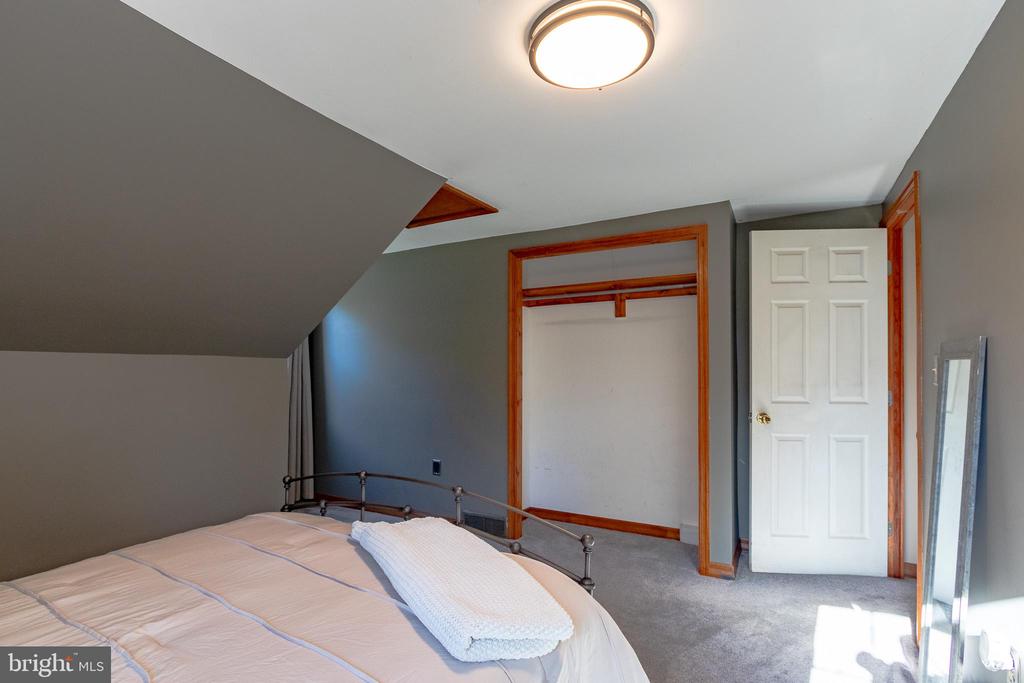 502 E PLANK ROAD