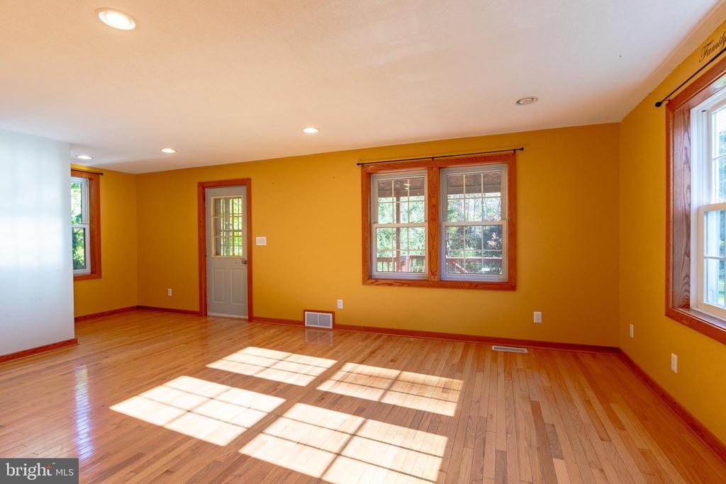 502 E PLANK ROAD