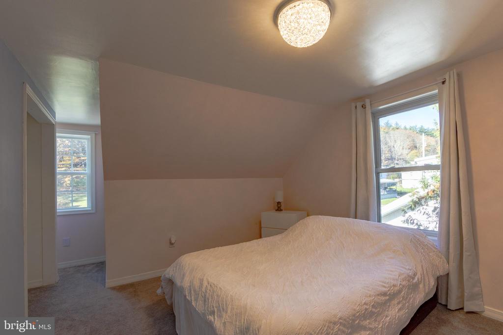 502 E PLANK ROAD