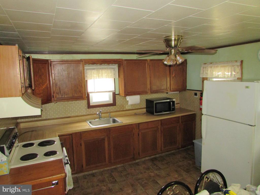 445 BEAVER ROAD