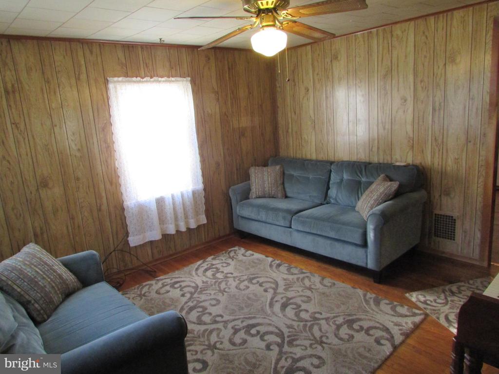 445 BEAVER ROAD