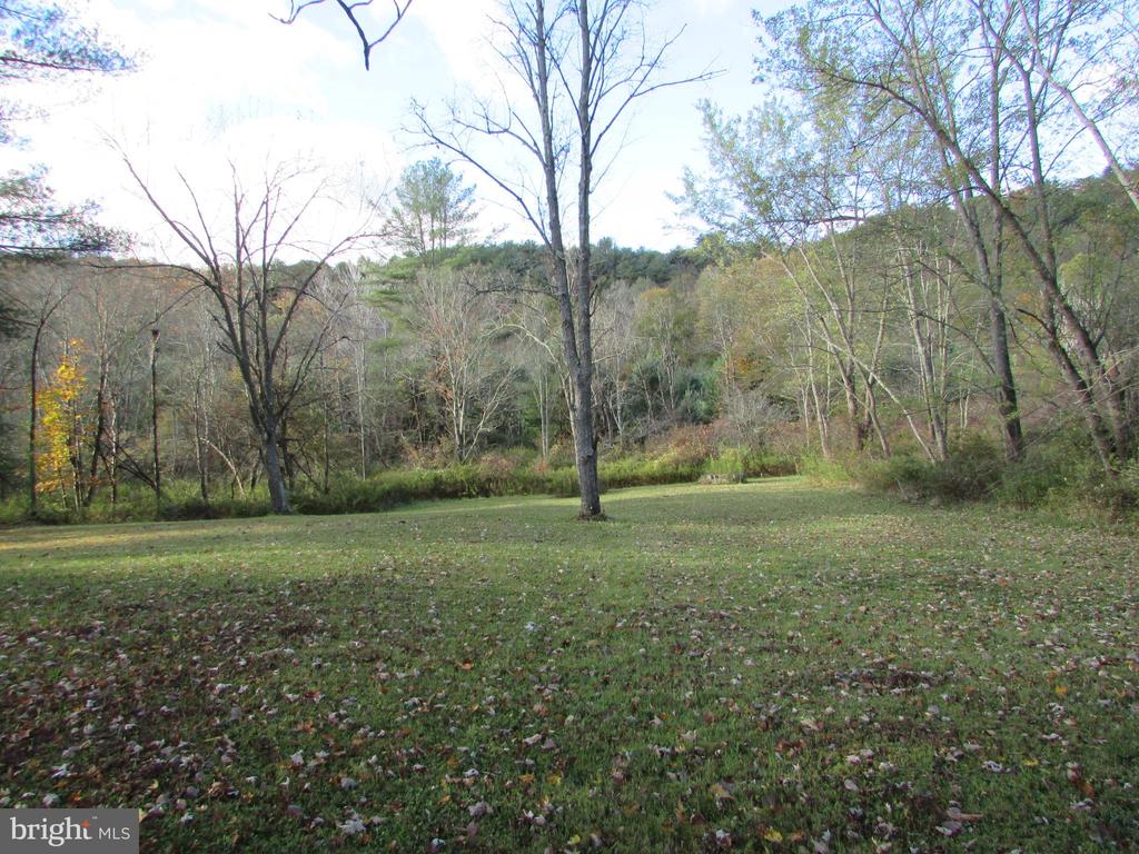 445 BEAVER ROAD