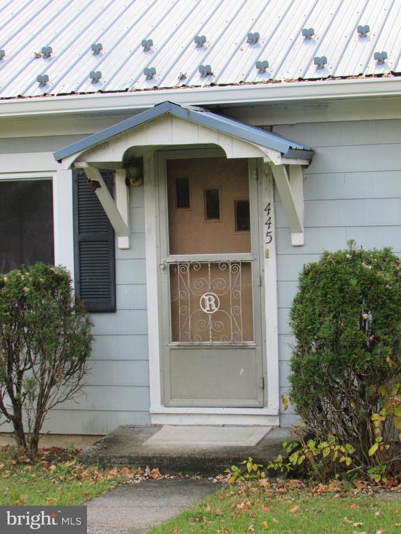 445 BEAVER ROAD