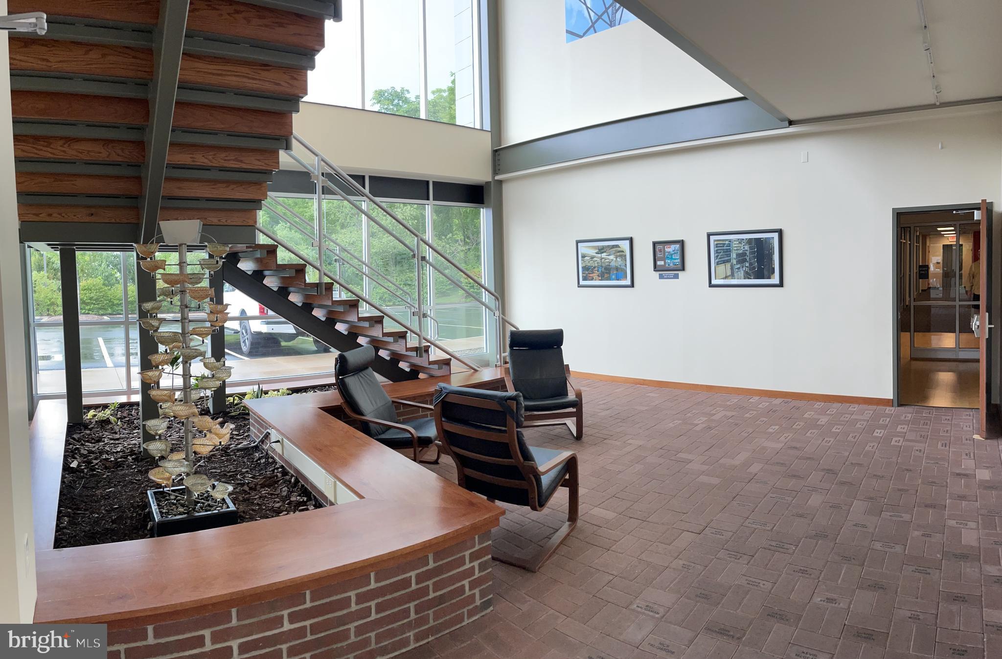 690 GRAYS WOODS BOULEVARD