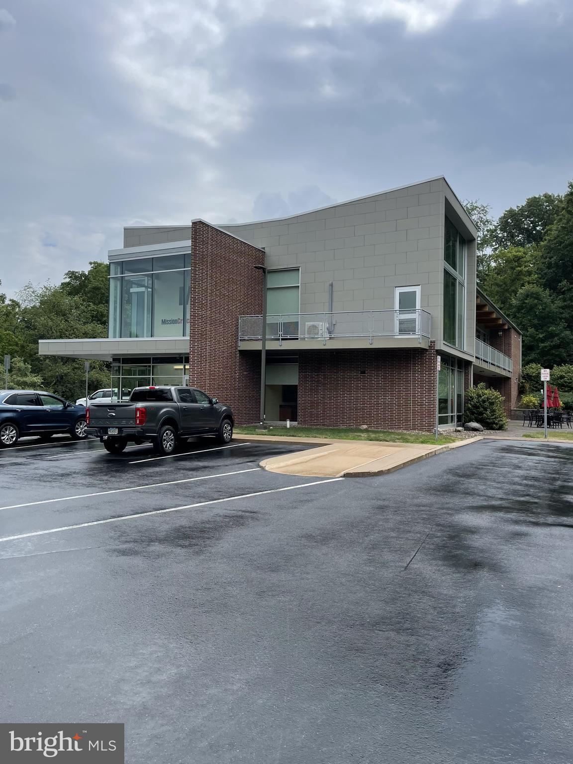 690 GRAYS WOODS BOULEVARD