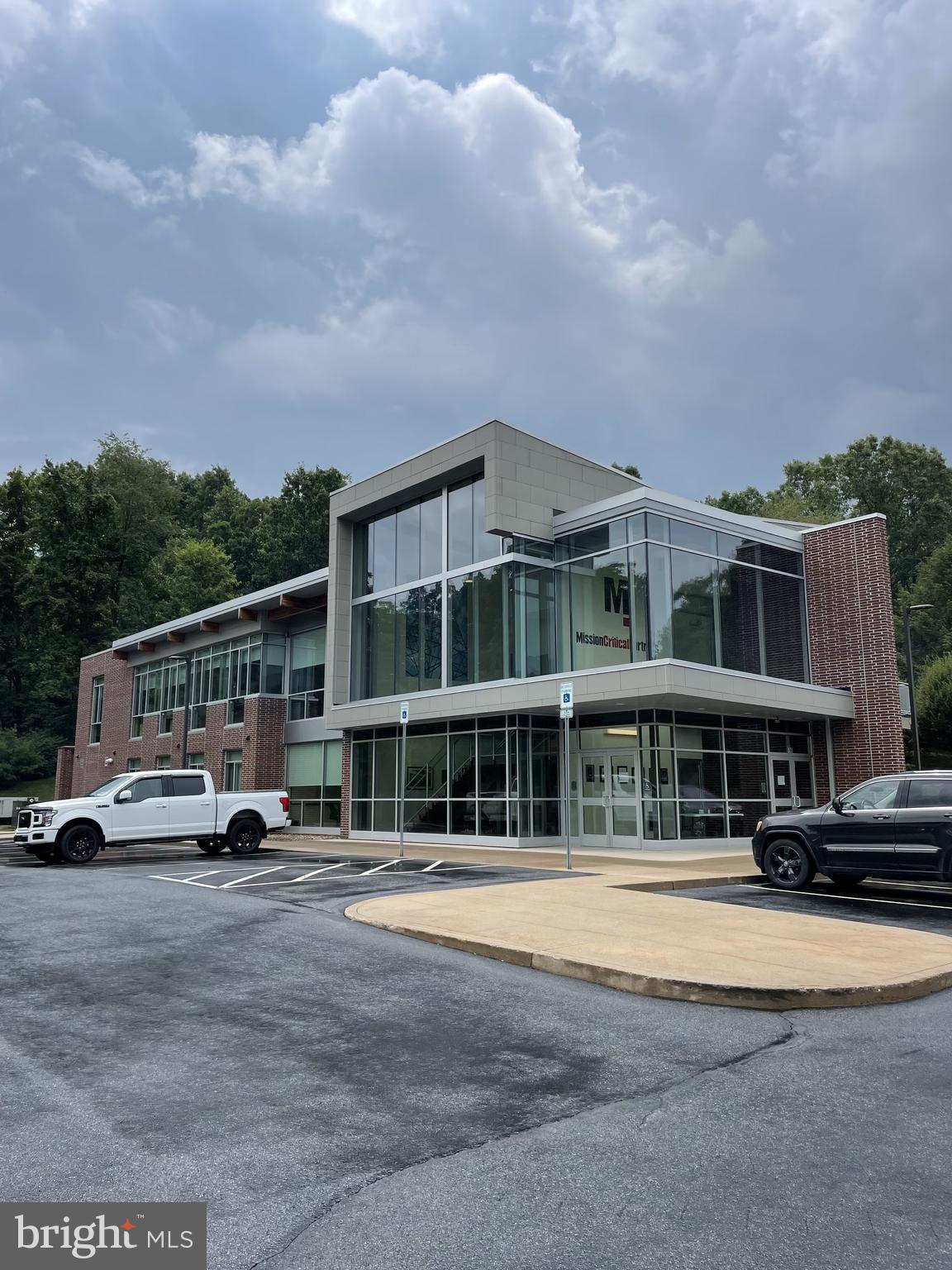 690 GRAYS WOODS BOULEVARD