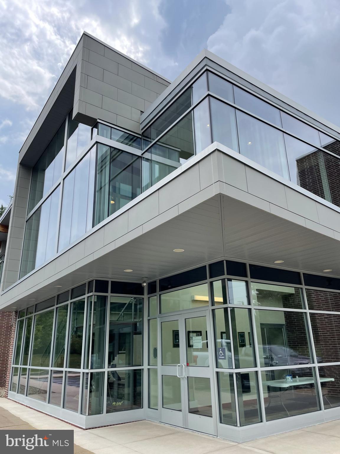 690 GRAYS WOODS BOULEVARD