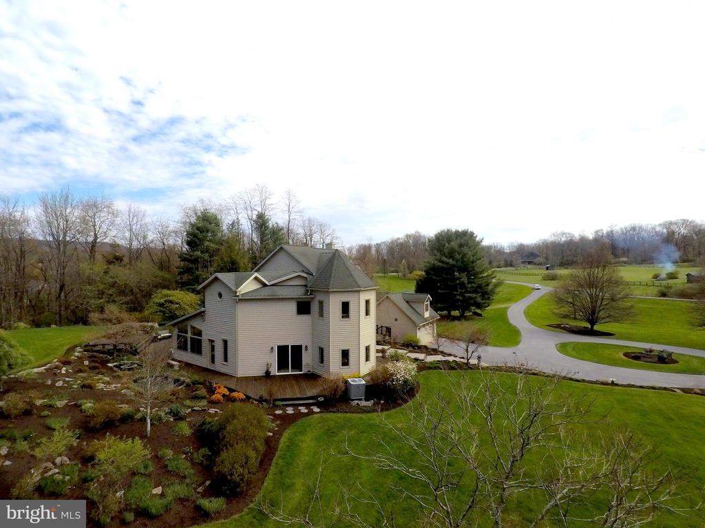 256 BLACKBERRY HILL