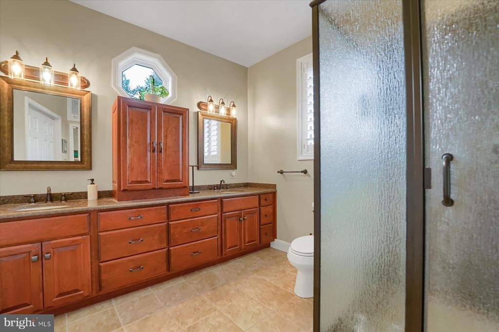 256 BLACKBERRY HILL