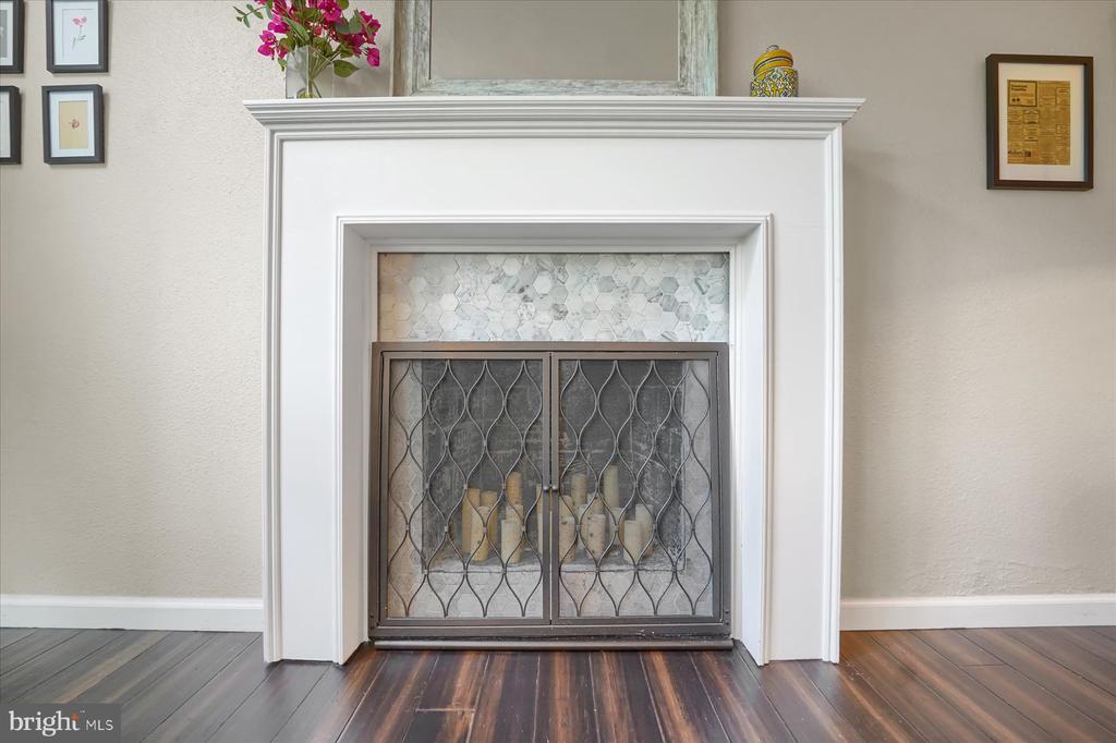256 BLACKBERRY HILL