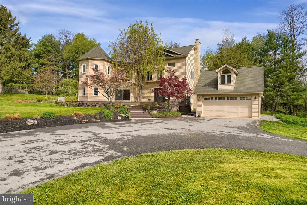 256 BLACKBERRY HILL