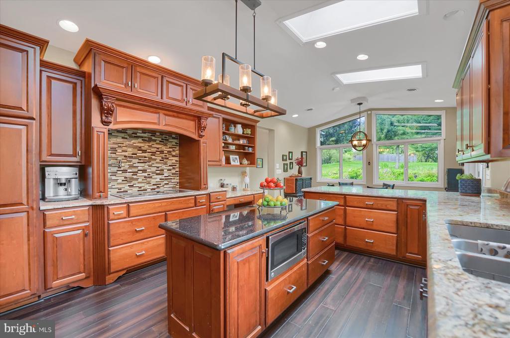 256 BLACKBERRY HILL