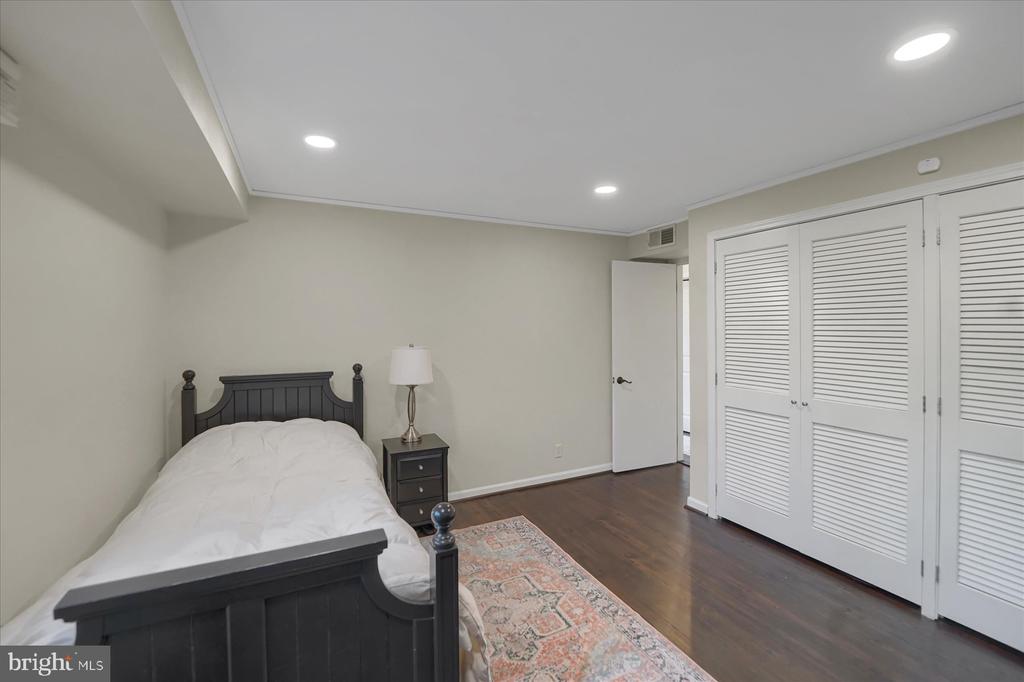 256 BLACKBERRY HILL