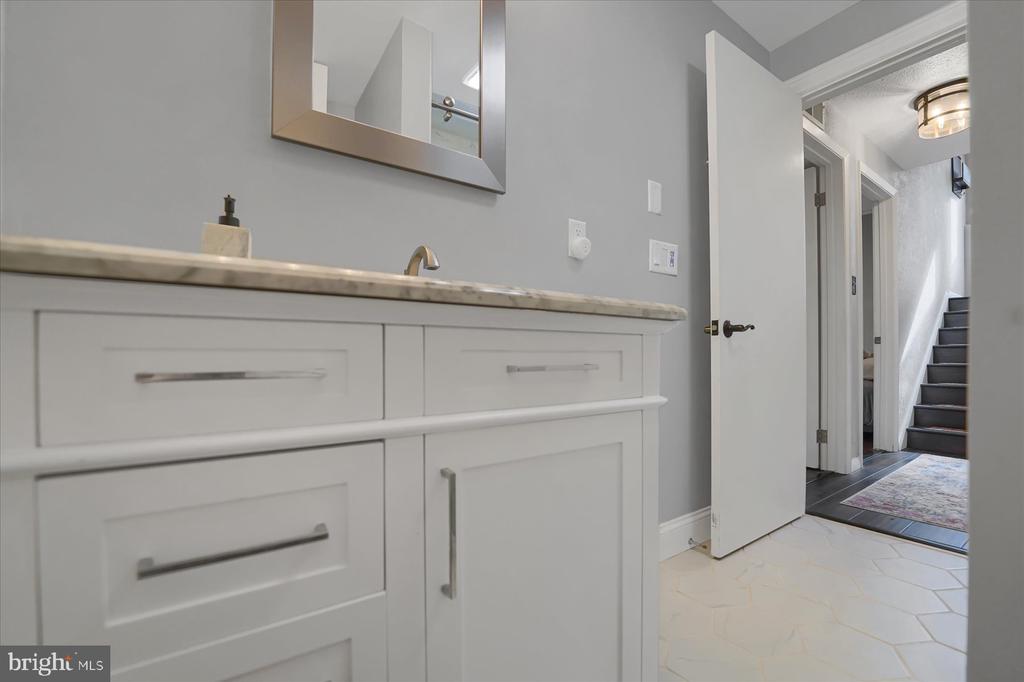 256 BLACKBERRY HILL