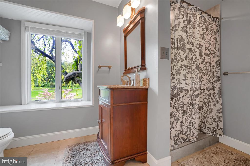 256 BLACKBERRY HILL