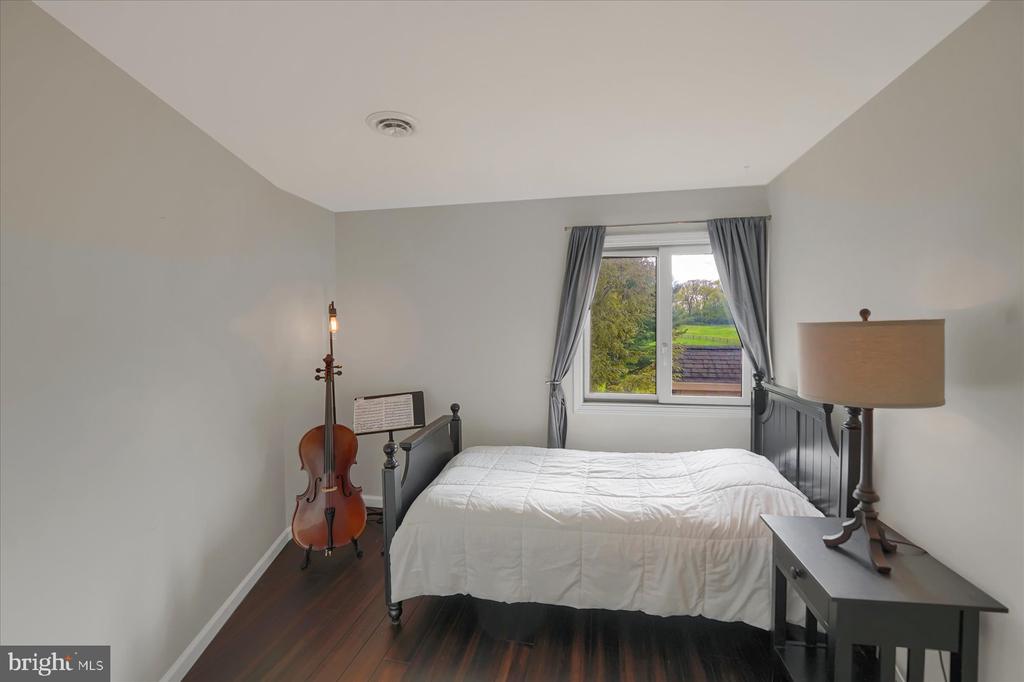 256 BLACKBERRY HILL