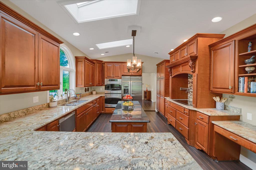 256 BLACKBERRY HILL