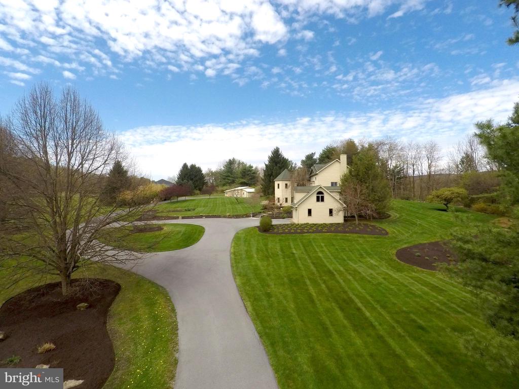 256 BLACKBERRY HILL