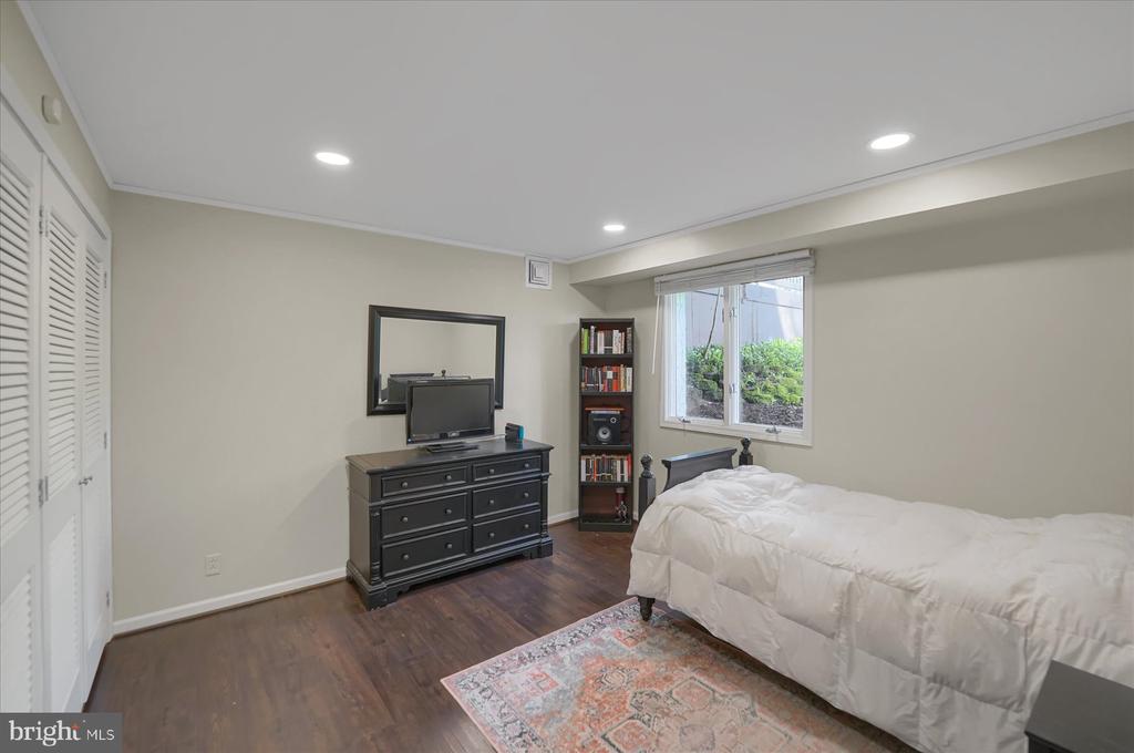 256 BLACKBERRY HILL
