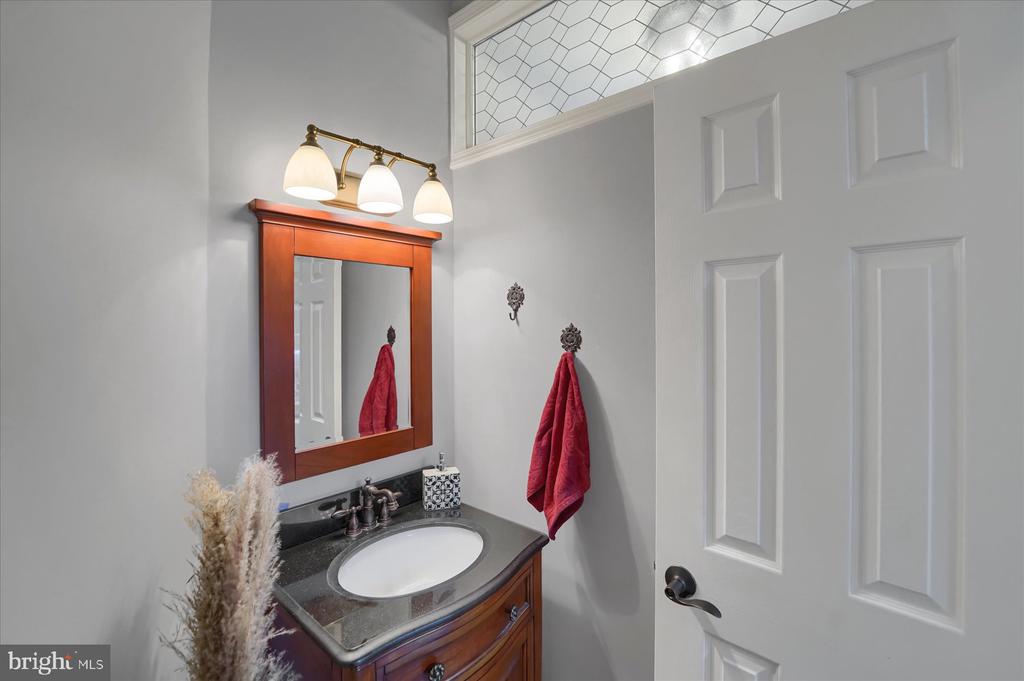 256 BLACKBERRY HILL